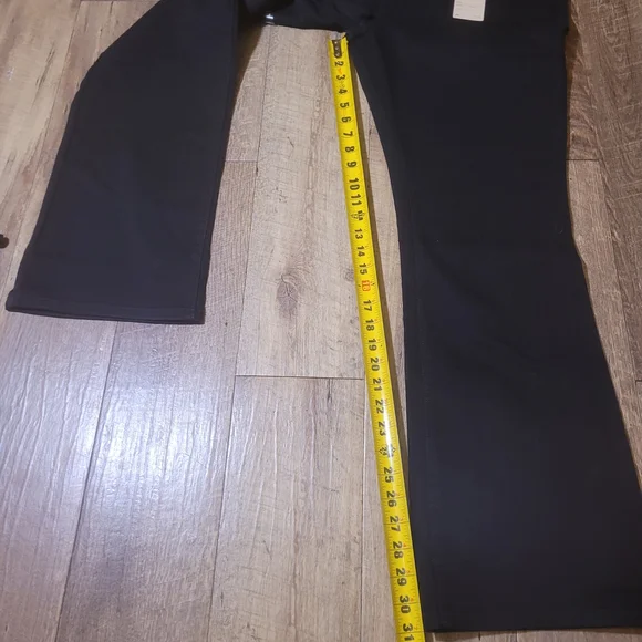 Levi's Women's Flare/Bootcut Black Jeans NWTS/t112 - Picture 5 of 9